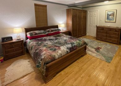 King-size Wooden Sleigh Bed with Bedroom Furniture