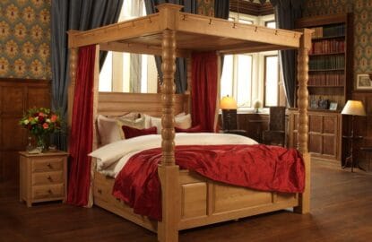ambassador-solid-oak-four-poster-bed