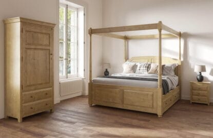 Winchester Four Poster Bed with Bedroom Furniture